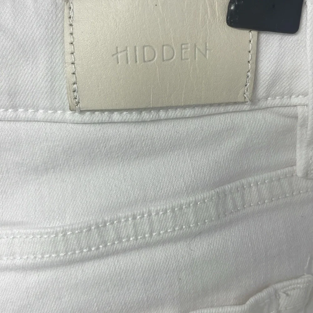 Hidden White Frayed Hem Women Shorts Size Small Excellent Condition